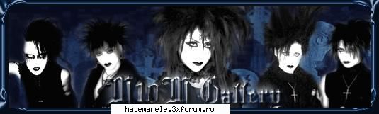 hello... sunt noua p'aici... sunt total formatzia mea preferata este moi dix mois ;) moi dix mois